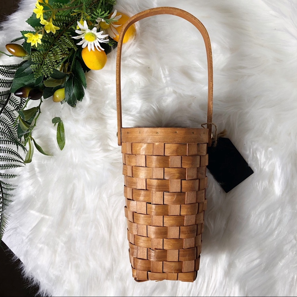 Hanging Basket - looks like Oak Splints